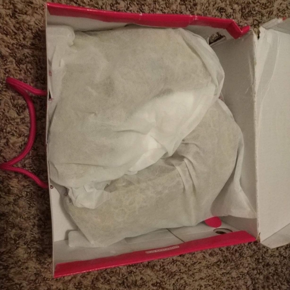 Size 7 - Picture 2 of 3